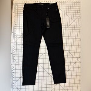 NWT Liverpool Women’s Size 6/28 Petite Black  High Rise Ankle Jeans